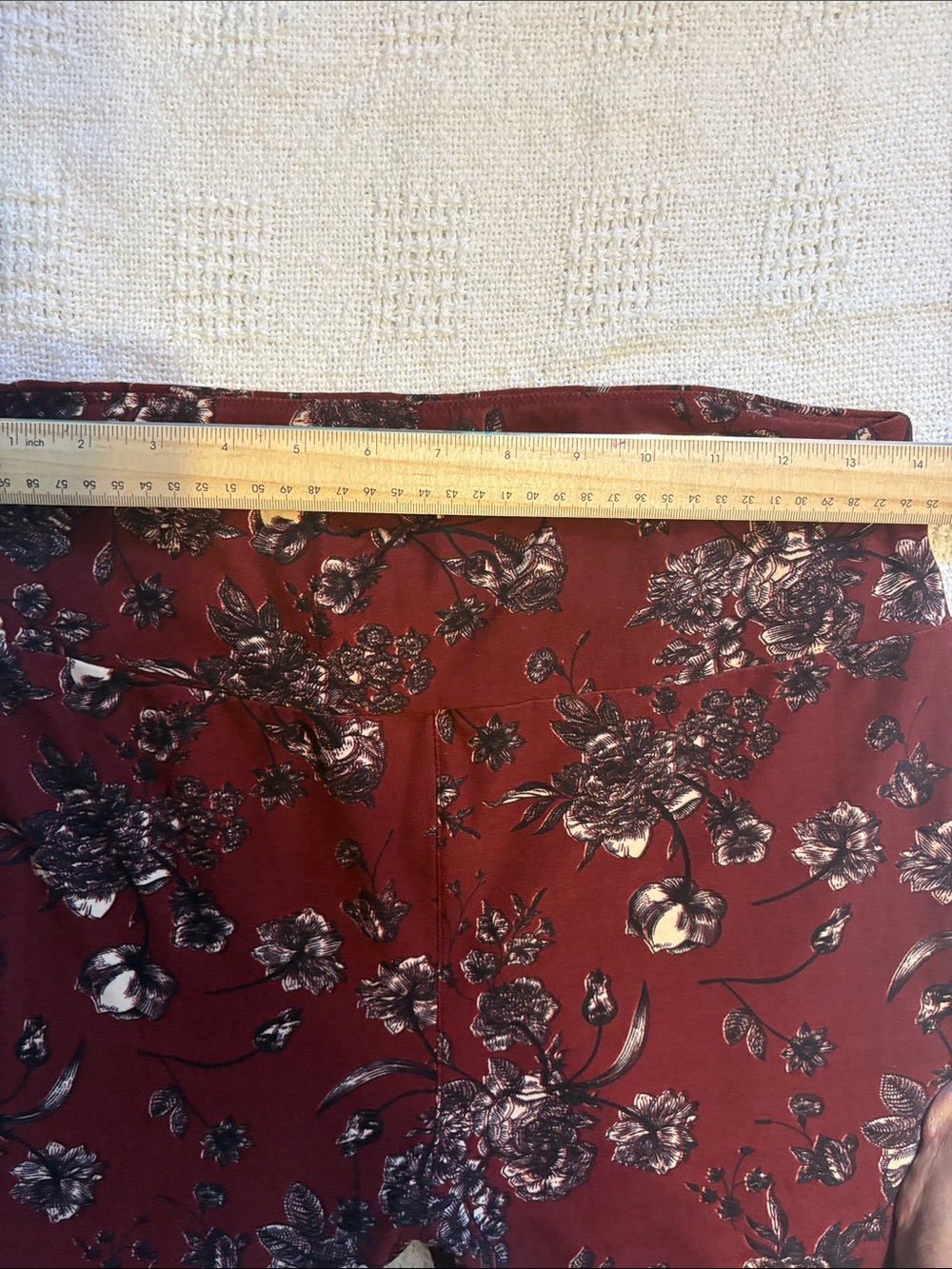 LuLaRoe TC Leggings Burgundy Wine Floral Roses Tall & Curvy - Picture 3 of 6